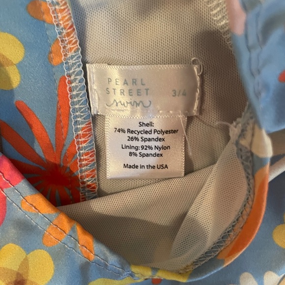 Pearl Street flower rash guard size 3/4 - Picture 2 of 3